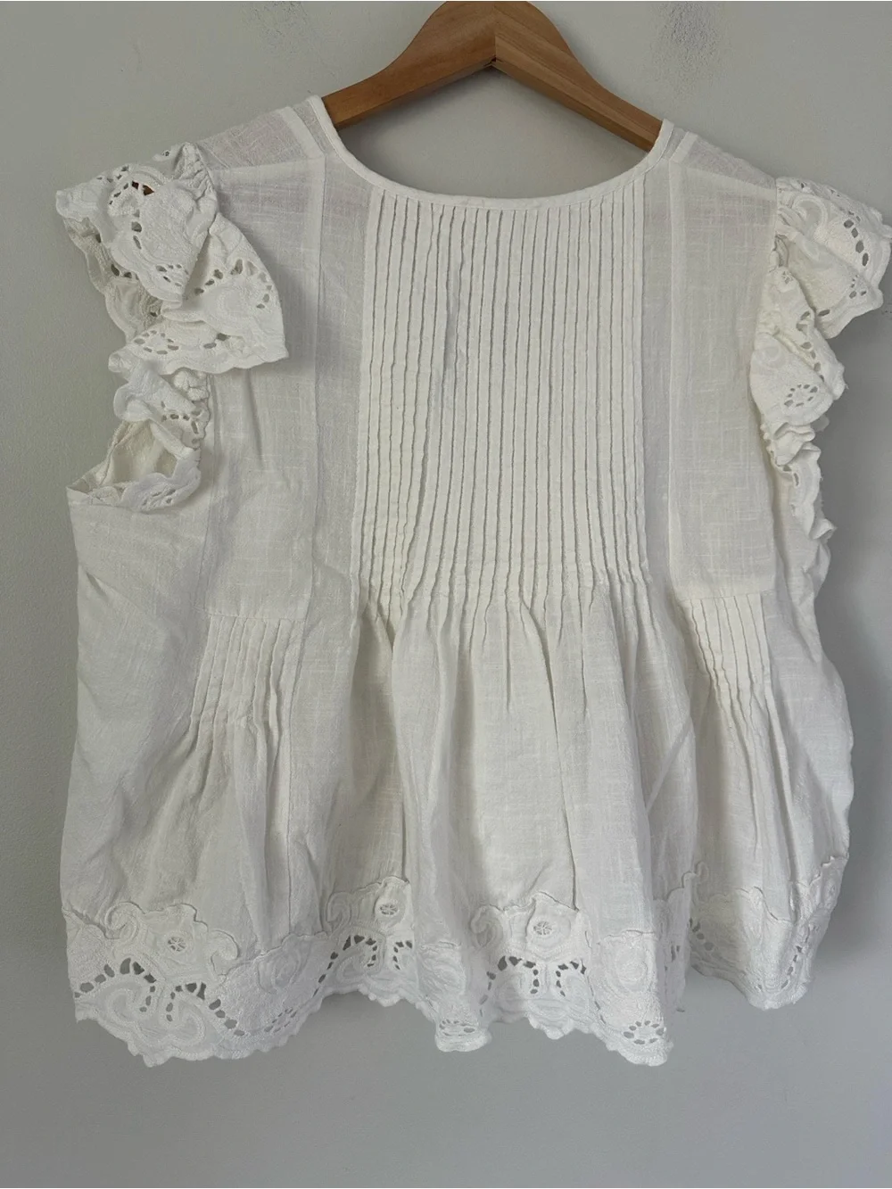 jennifer and grace white eyelet flutter sleeve cotton blouse - Picture 5 of 7